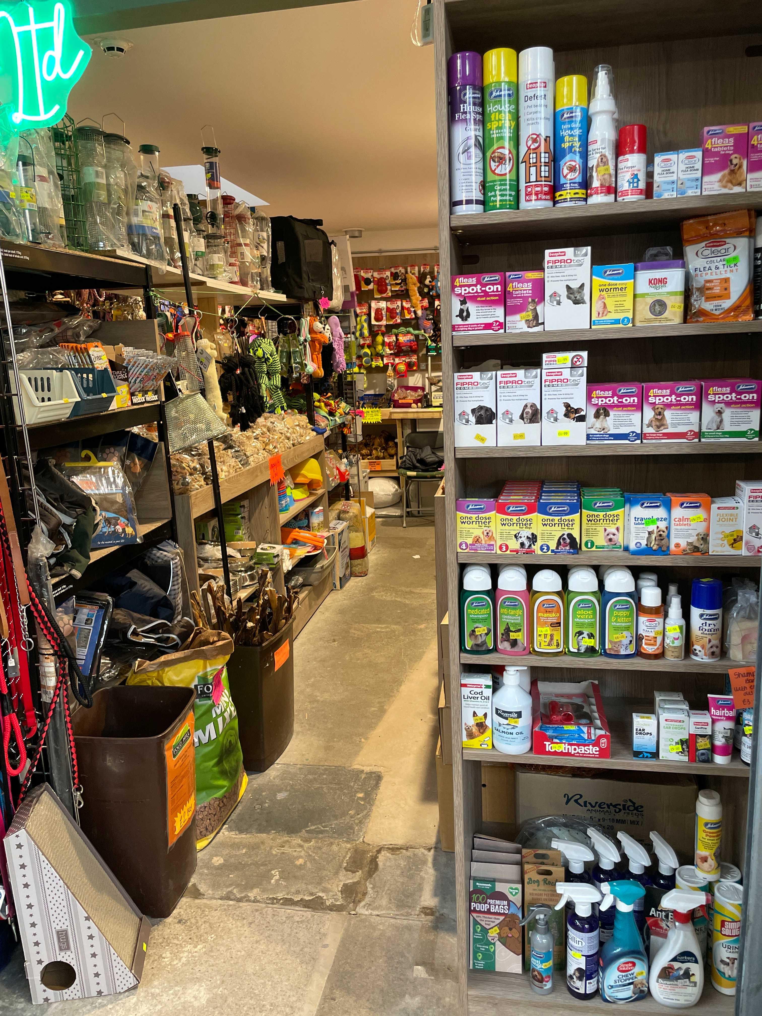 Pet supplies